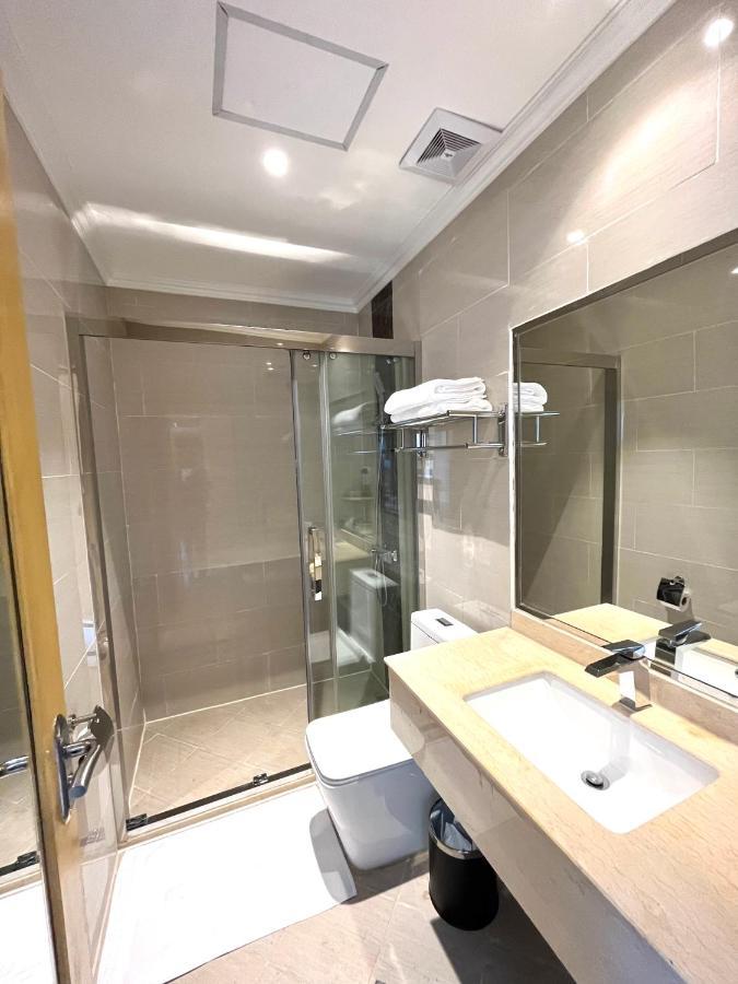 Royal J Hotel Cebu Екстериор снимка